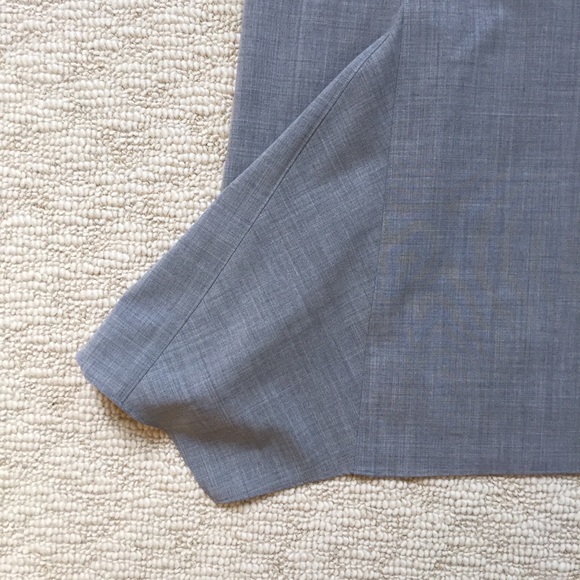 Skirt with unique pleat detail - Picture 5 of 7